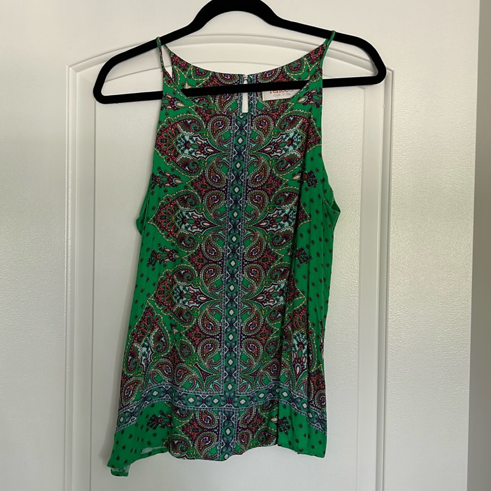 Cute sleeveless tank top